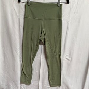 P20. Lululemon Align High-Rise Crop 23"
Size: 6
Bronze Green